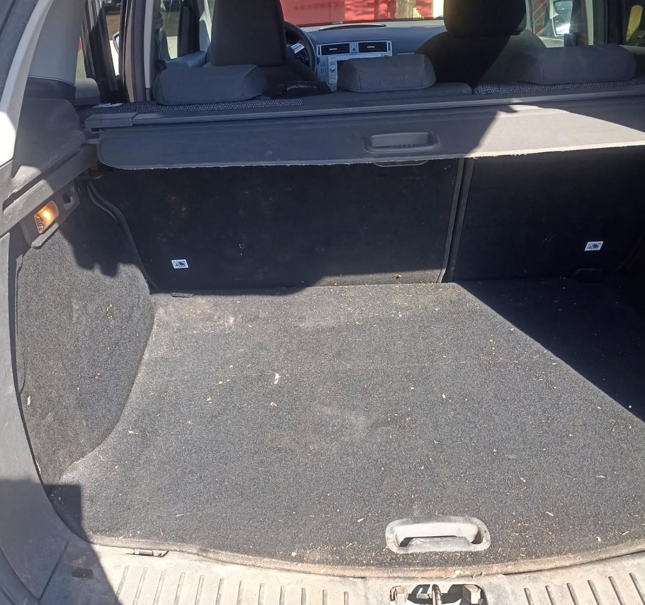 maletero sucio antes de limpieza integral en Nules