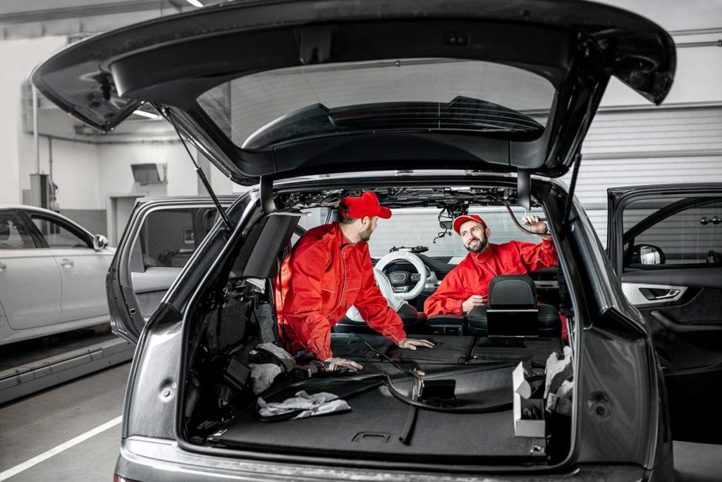 ¿Cuánto tarda una limpieza completa del interior del coche en AutoAlfer Nules?
