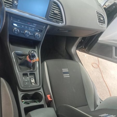 limpieza integral interior de vehículo en Nules